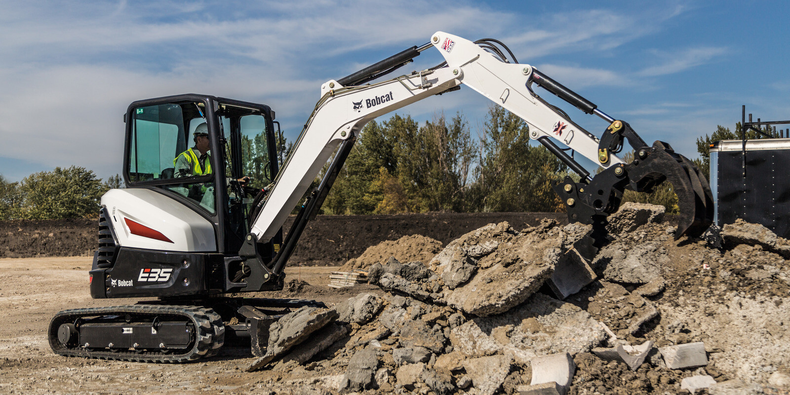 What to Look for in a New Mini Excavator 